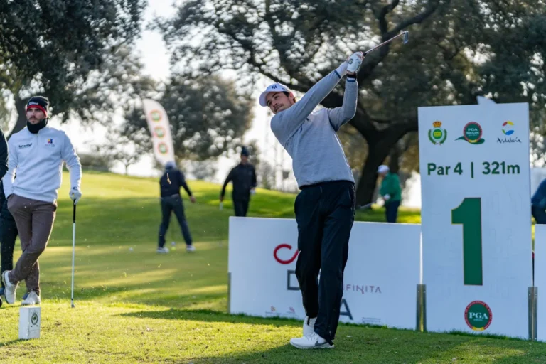 Arranque Estelar en el XXXV Campeonato PGA de España con Liderazgo de Álvaro Hernández y Desafíos Climáticos