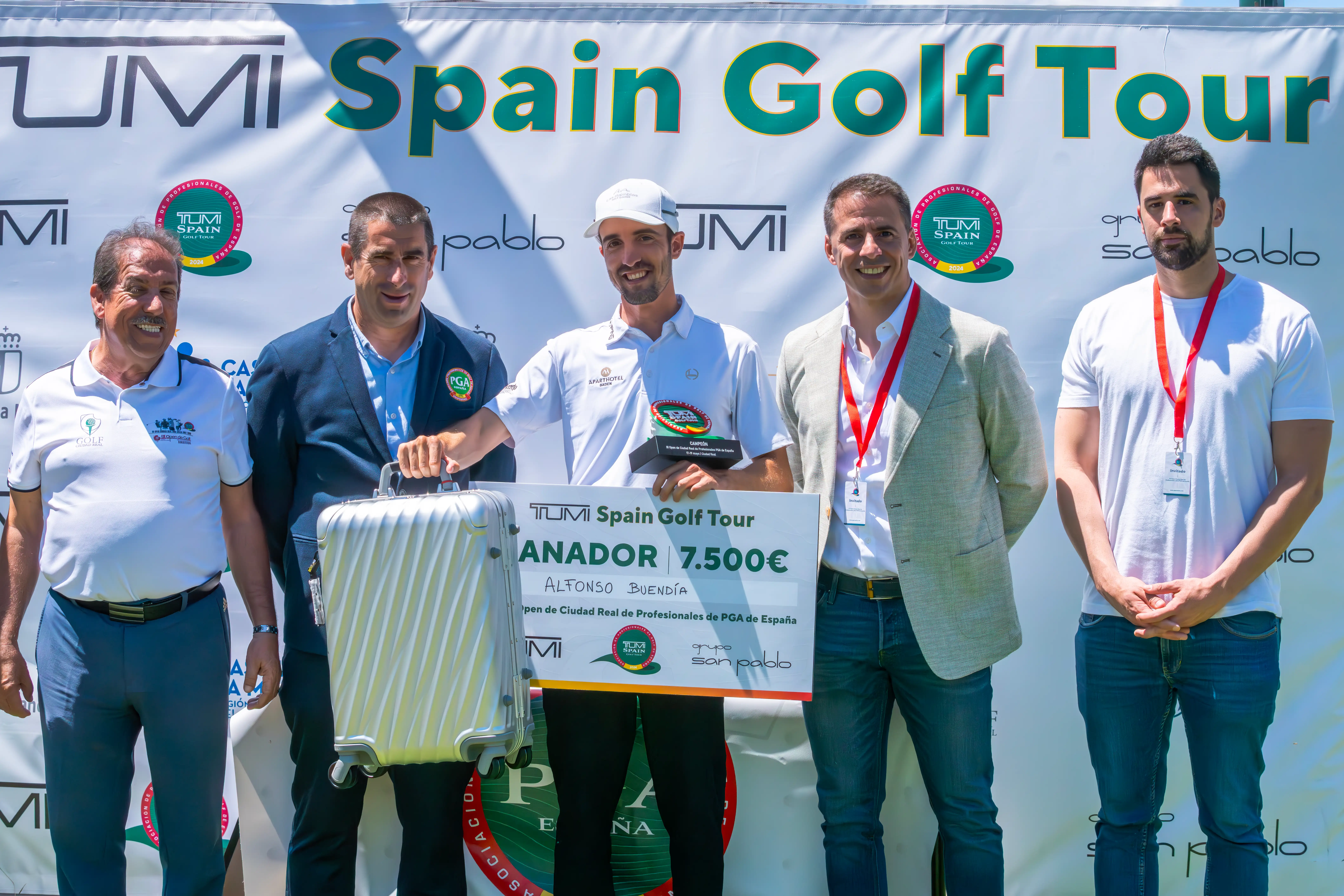 Alfonso Buendía, ganador del III Open de Ciudad Real PGA de España, su segunda victoria profesional 2