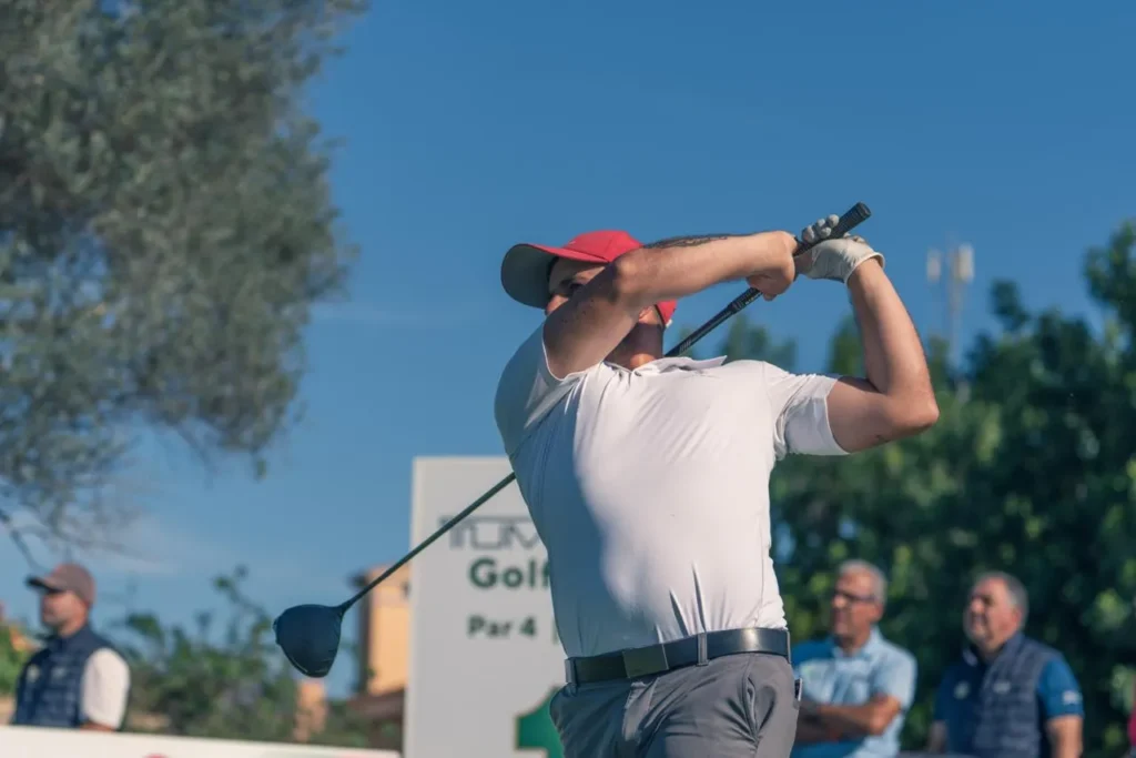 Gerard Piris, aguanta el liderato ante la lucha de Emilio Hernández en la segunda Jornada