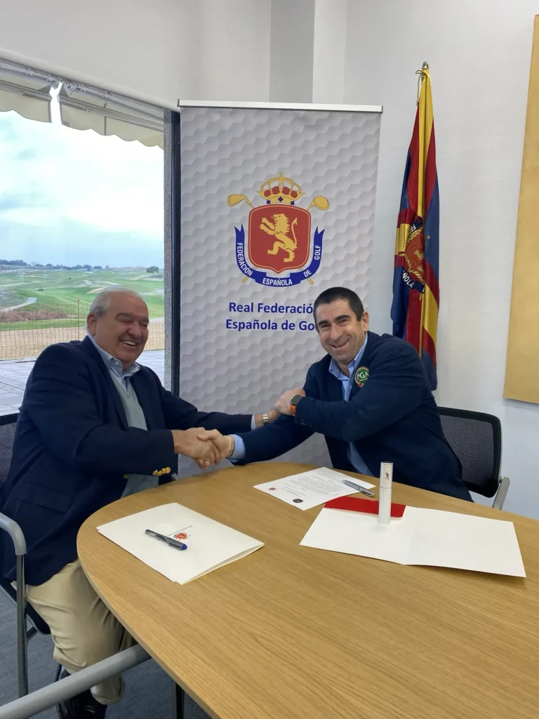 La RFEG y la PGA de España firman un convenio para fortalecer el profesionalismo del golf español